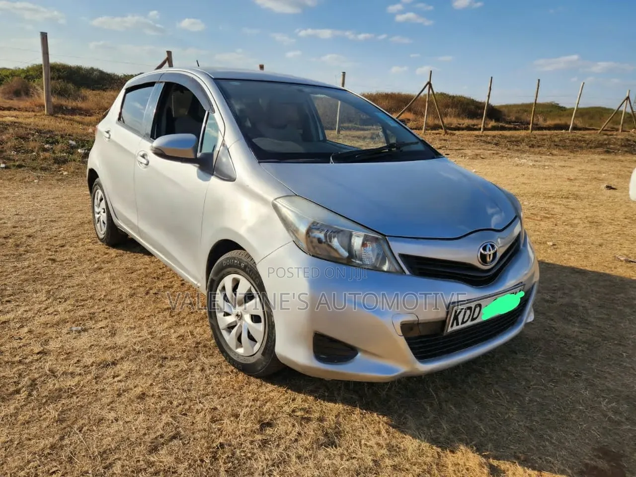 Toyota Vitz 2014 White
