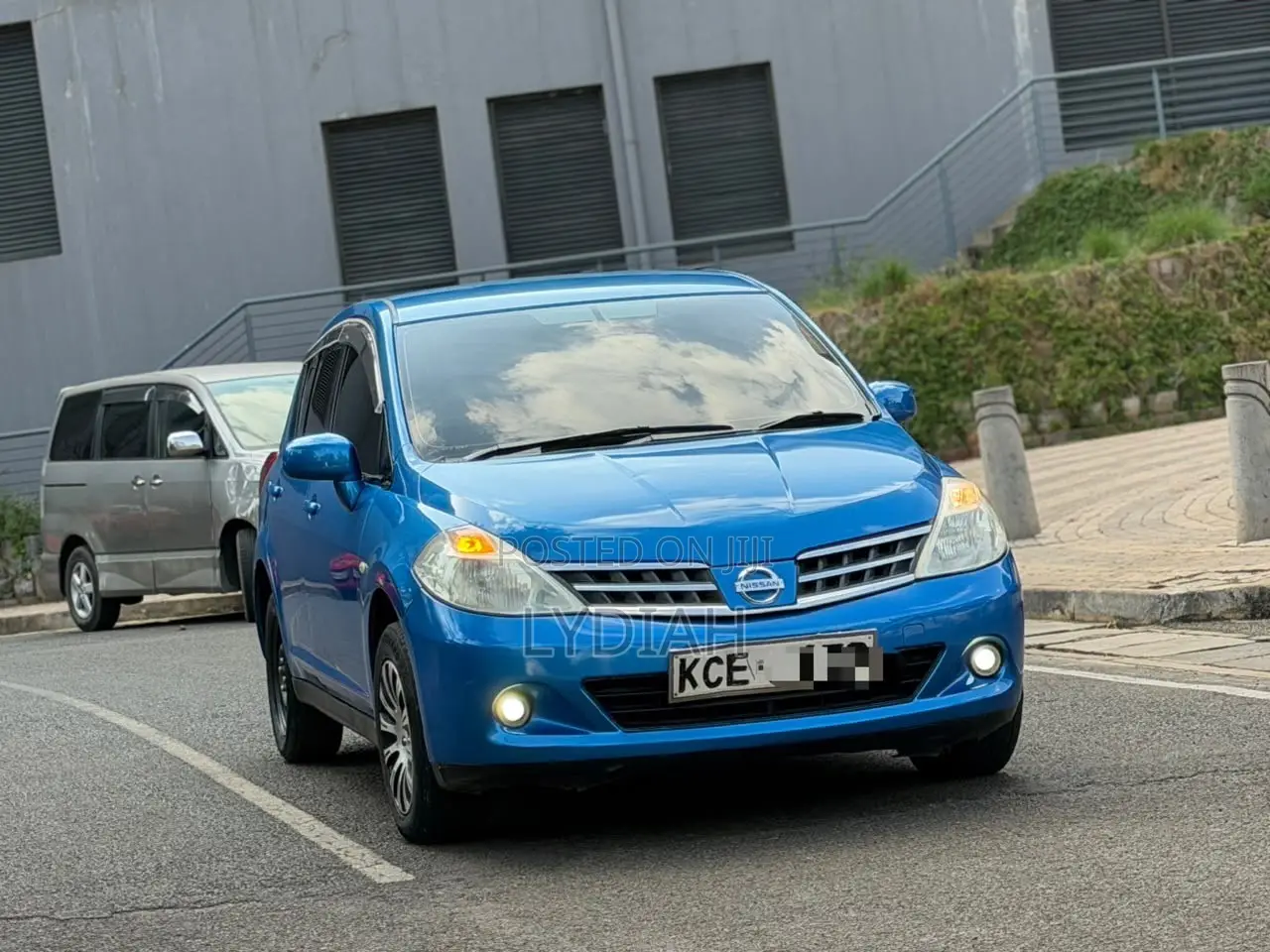 Nissan Tiida 2009 Blue