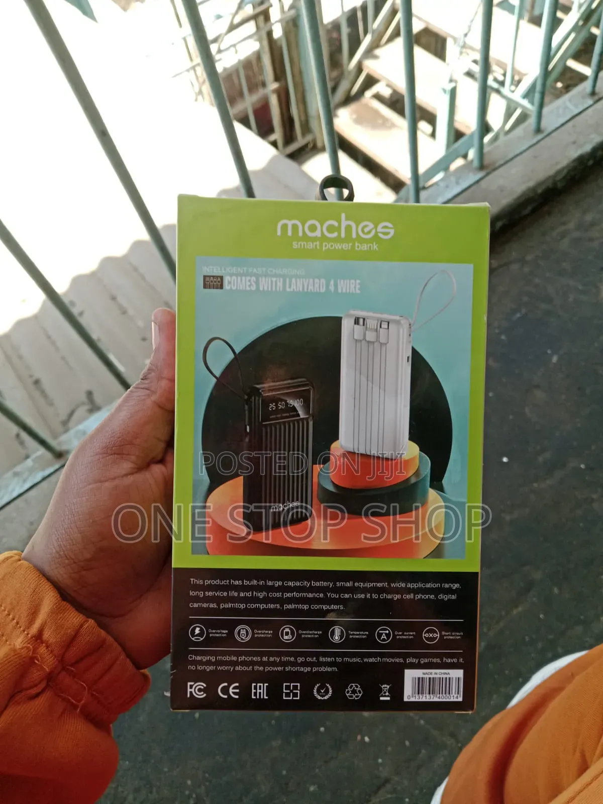 Machee Powerbank 20000mah With Multi_format Charging Cables , Display