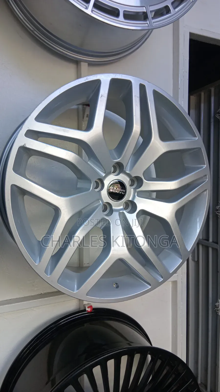 Rim Size 22" RANGE ROVER
