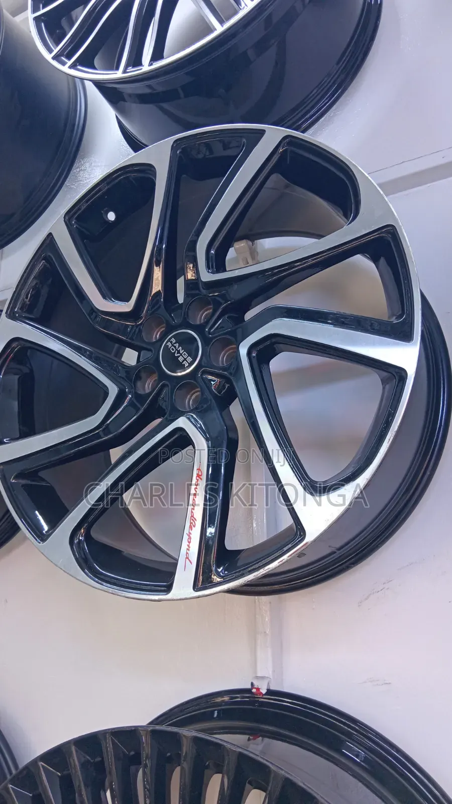 Rim Size 22" RANGE ROVER