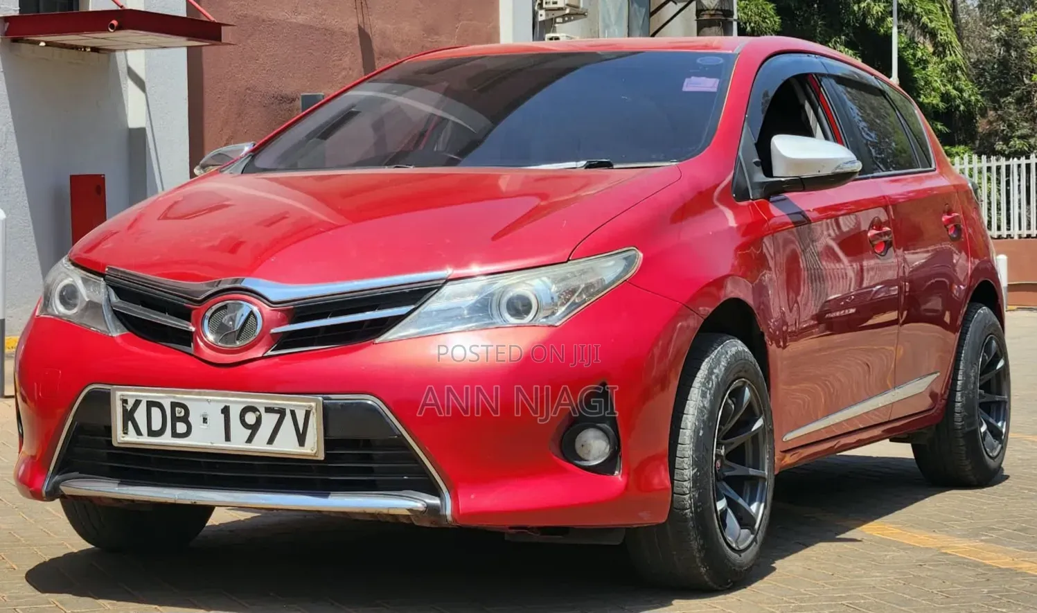 Toyota Auris 2013 Red