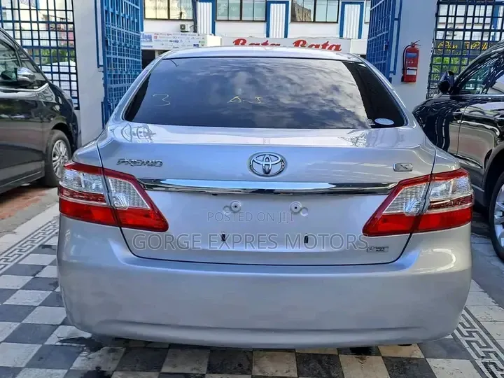 Toyota Premio 2013 Silver