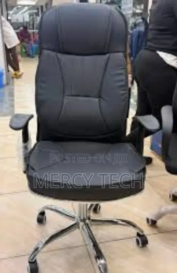Executive Leather Office Chair – High Back
