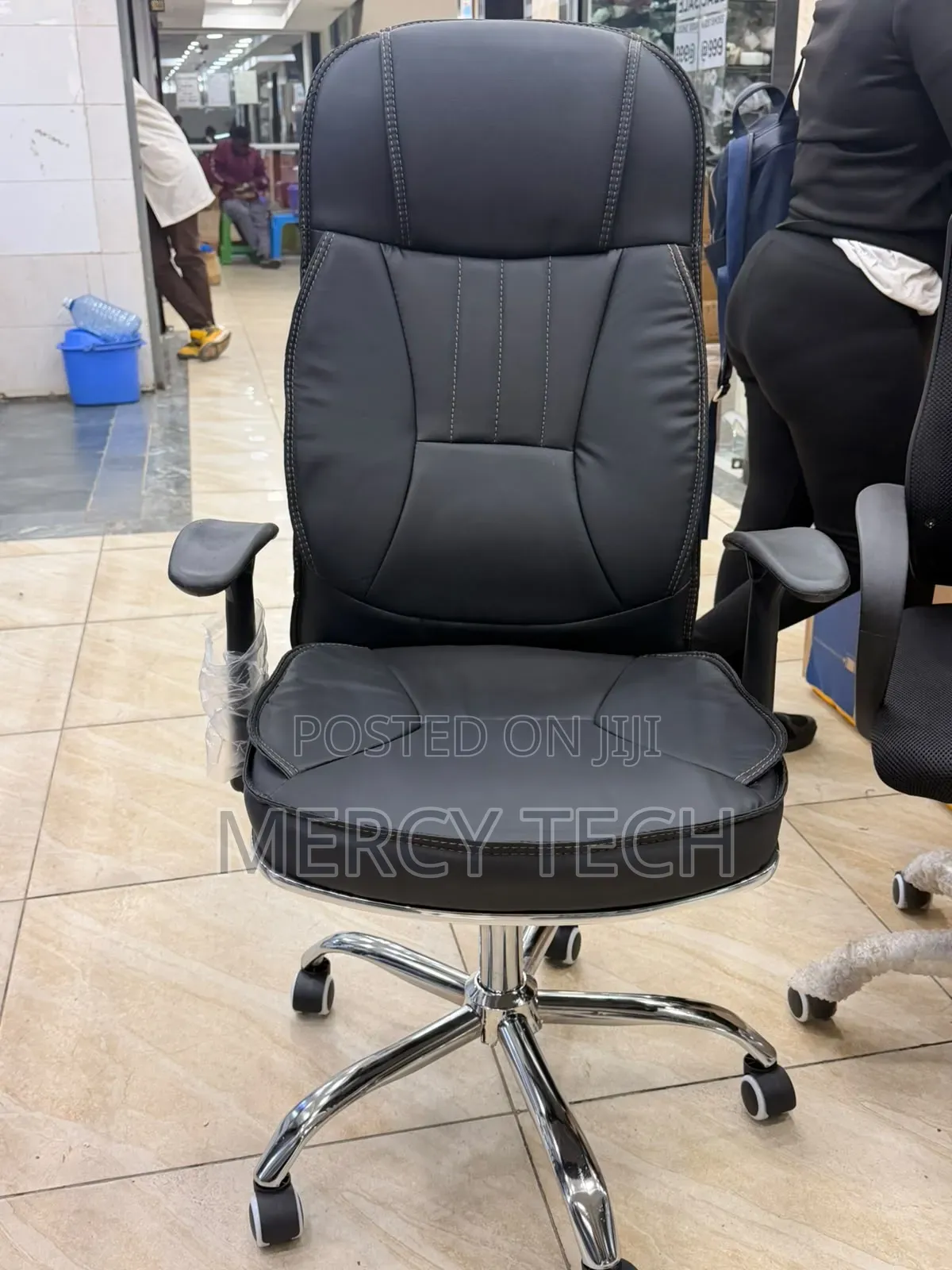 Executive Leather Office Chair – High Back