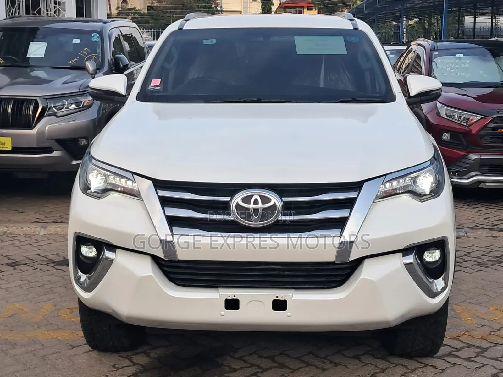 Toyota Fortuner 2019 White