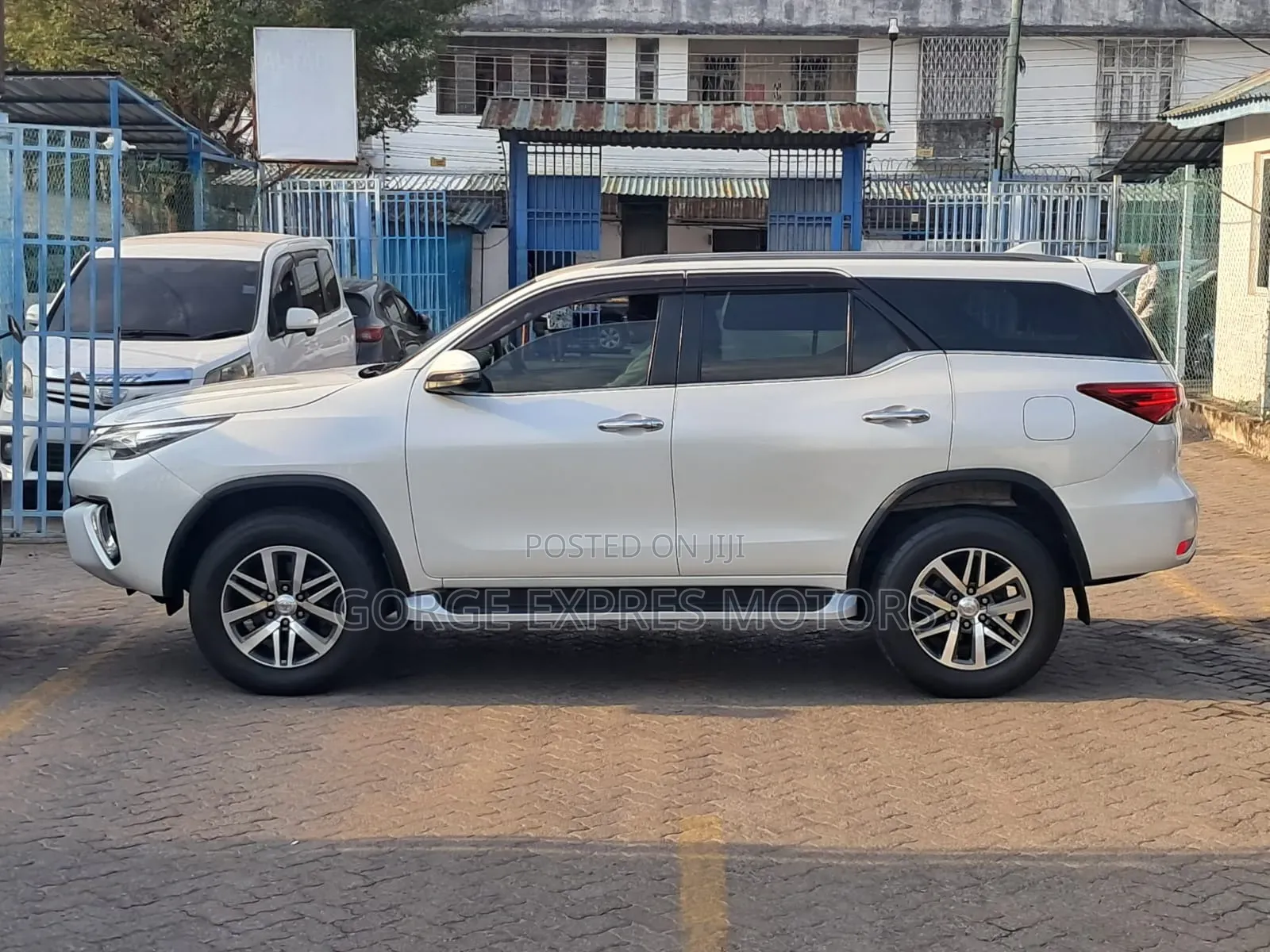 Toyota Fortuner 2019 White