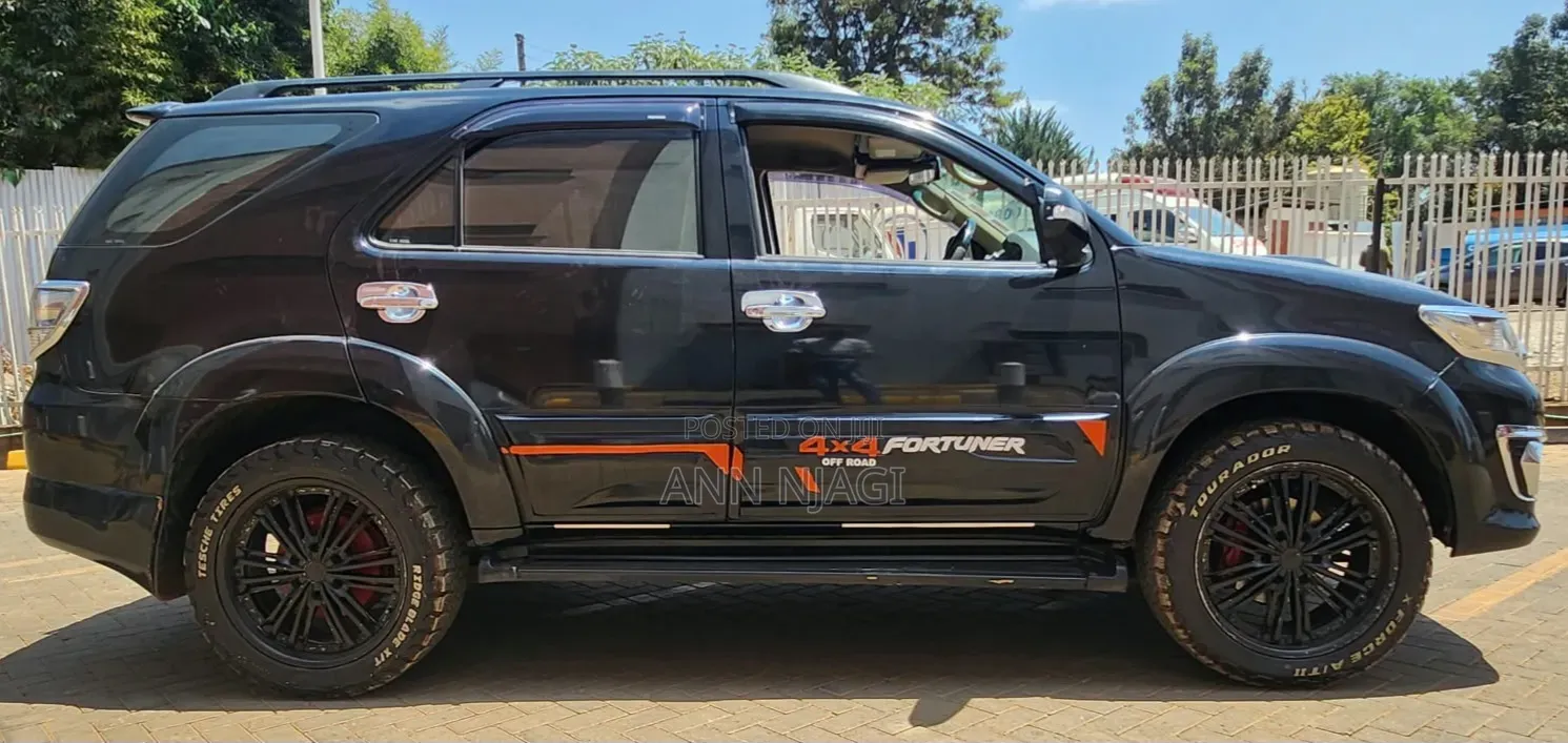 Toyota Fortuner 3.0 D AWD 2014 Black
