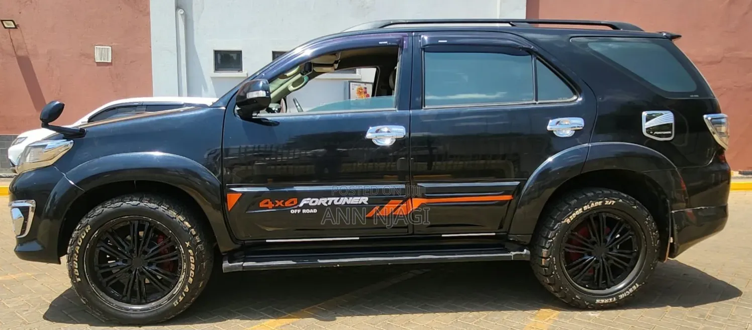 Toyota Fortuner 3.0 D AWD 2014 Black