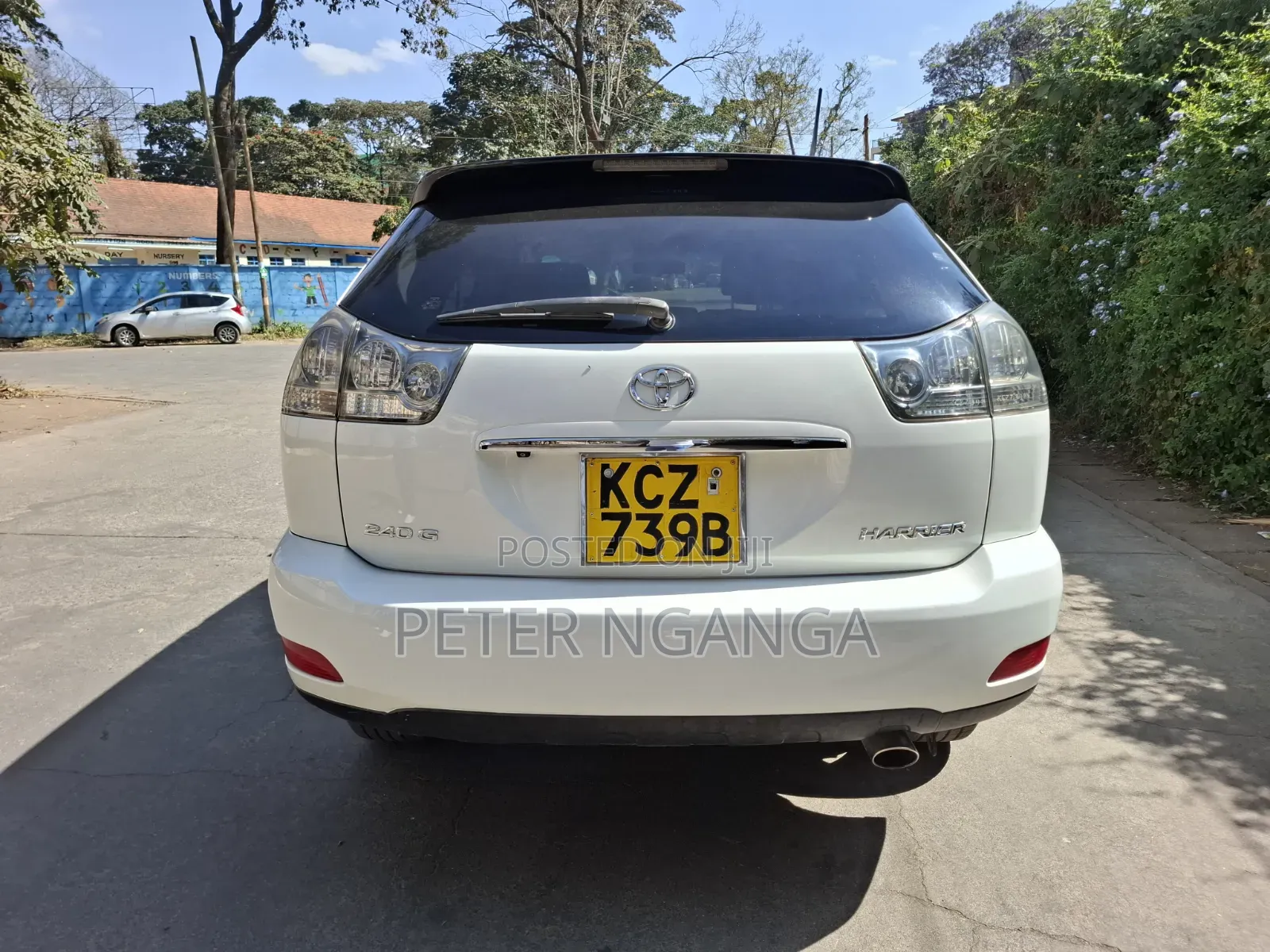 Toyota Harrier 2.4 2012 White