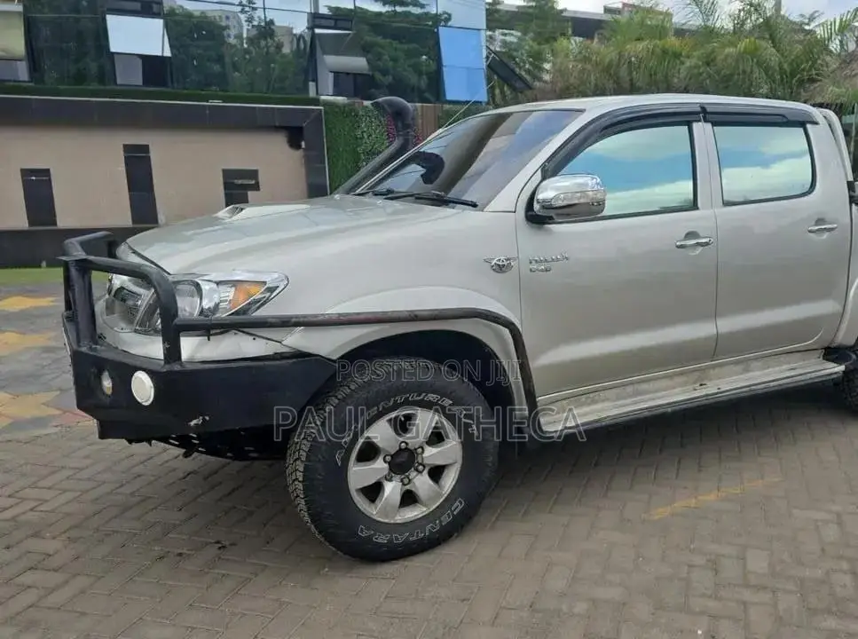 Toyota Hilux 2.5 Cab 2005 White