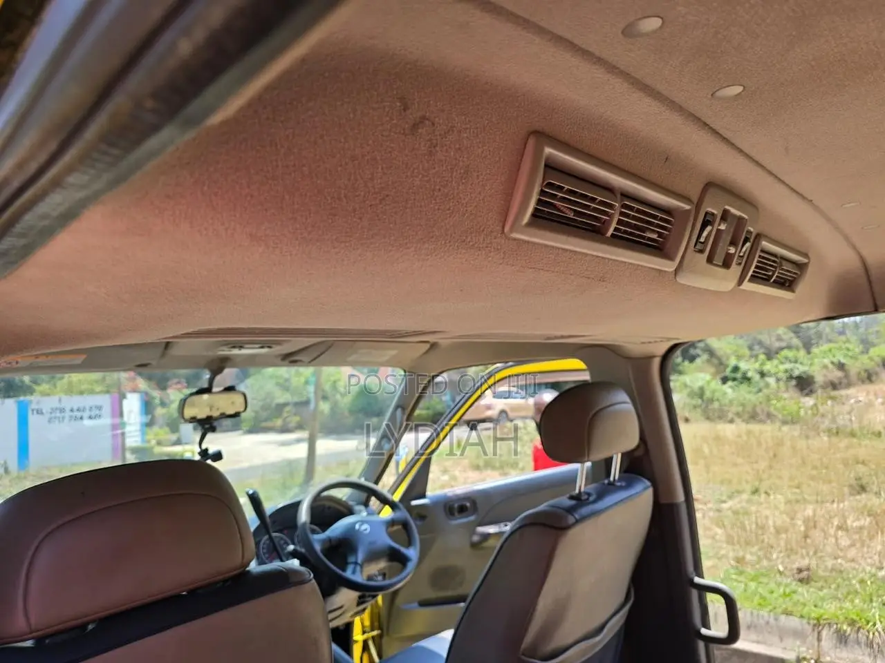 Nissan Caravan (Urvan) 2010 Yellow