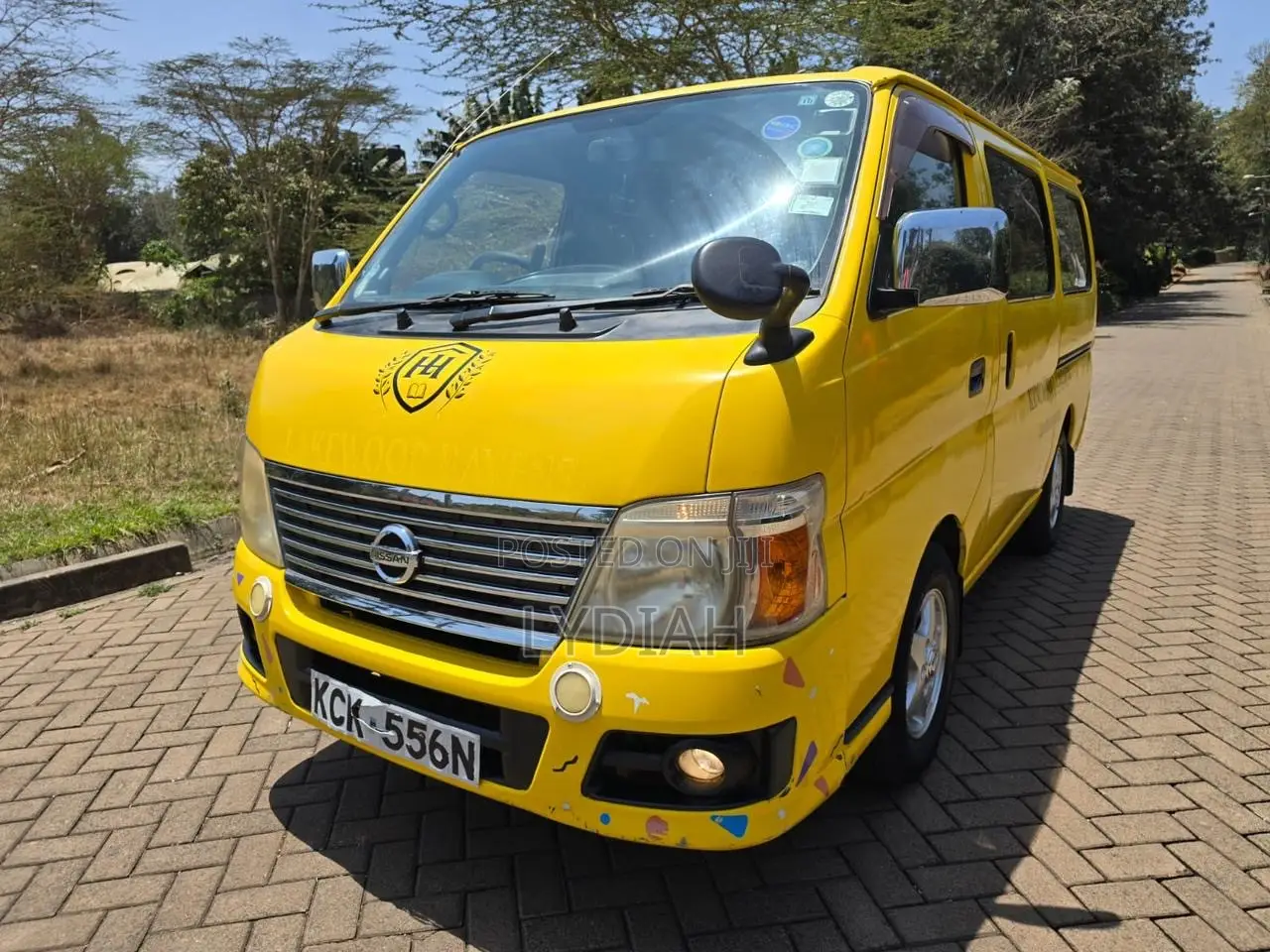 Nissan Caravan (Urvan) 2010 Yellow