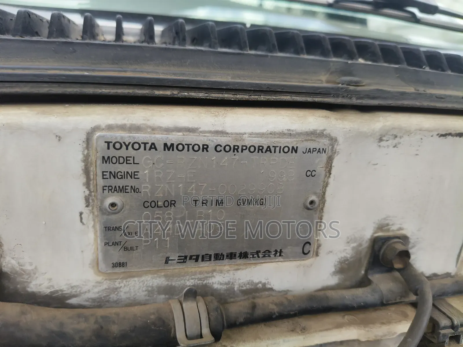 Toyota Hilux 2001 White