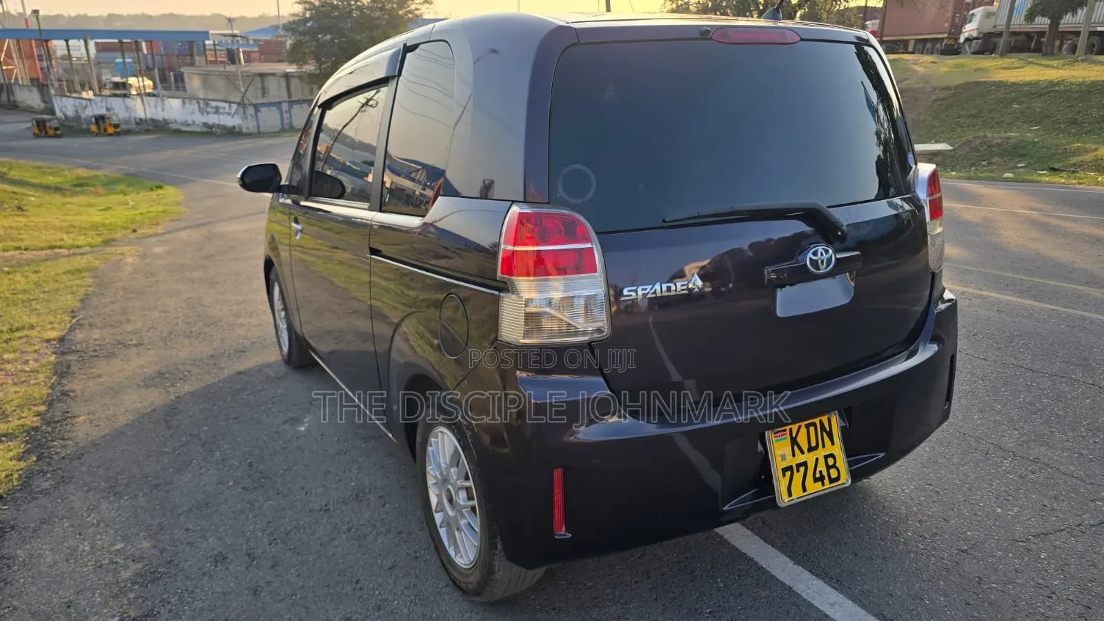 Toyota Spade 2016 Purple