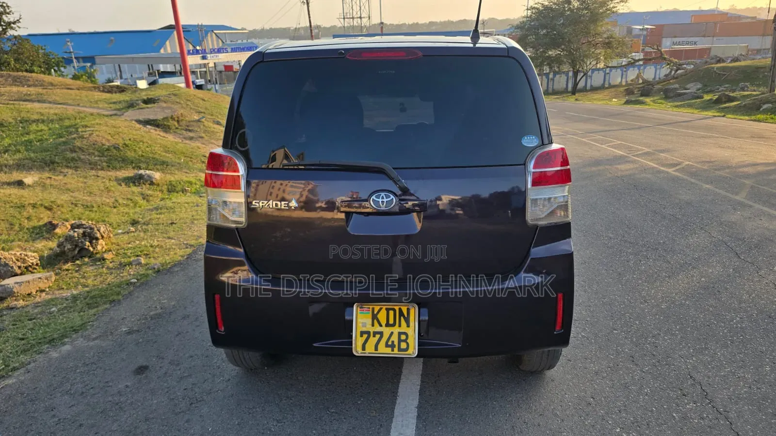 Toyota Spade 2016 Purple