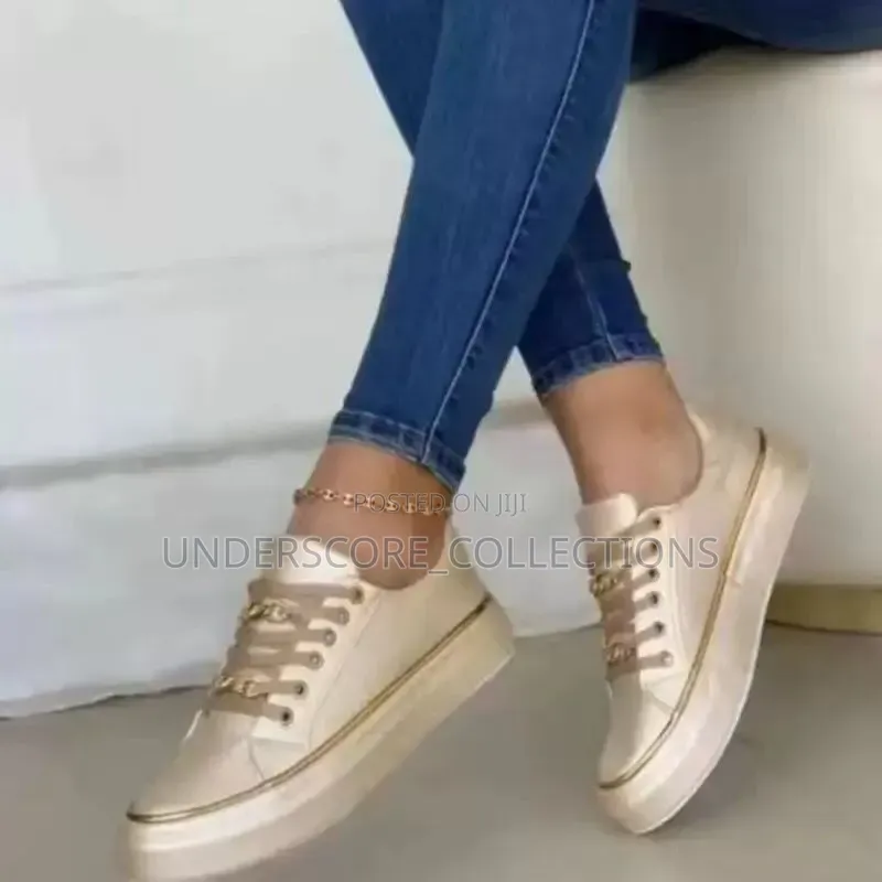 *Elegant  Ladies Chained Laced Sneakers*