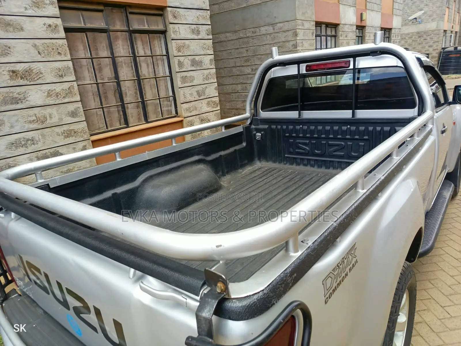 Isuzu D-MAX 2024 Silver