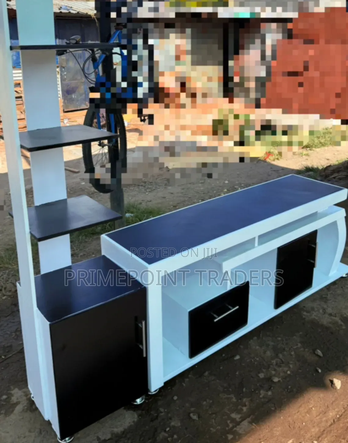 Modern TV Stand With Built-in Flower Stand – Stylish & Functional