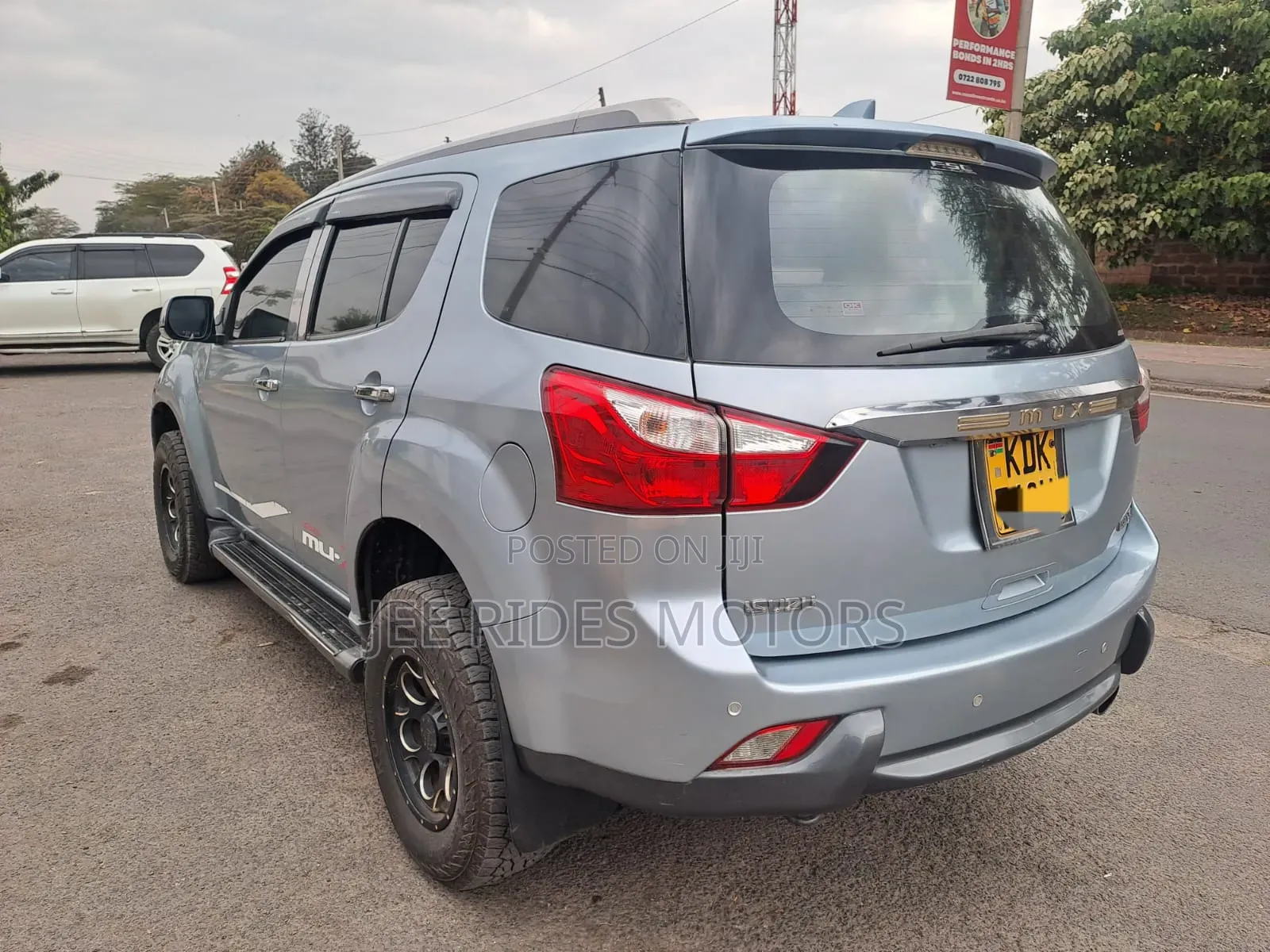 Isuzu MU-X 2015 Blue