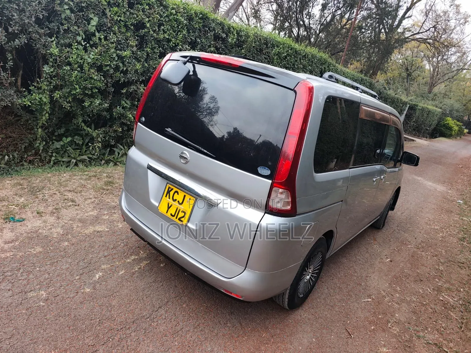 Nissan Serena 2009 Silver