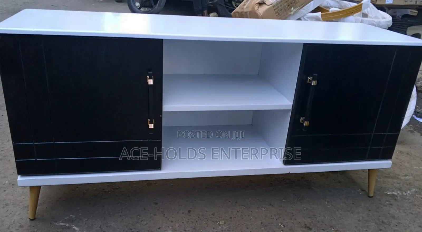 Sydney/ American Executive Laminated TV Stand 4.5Ft