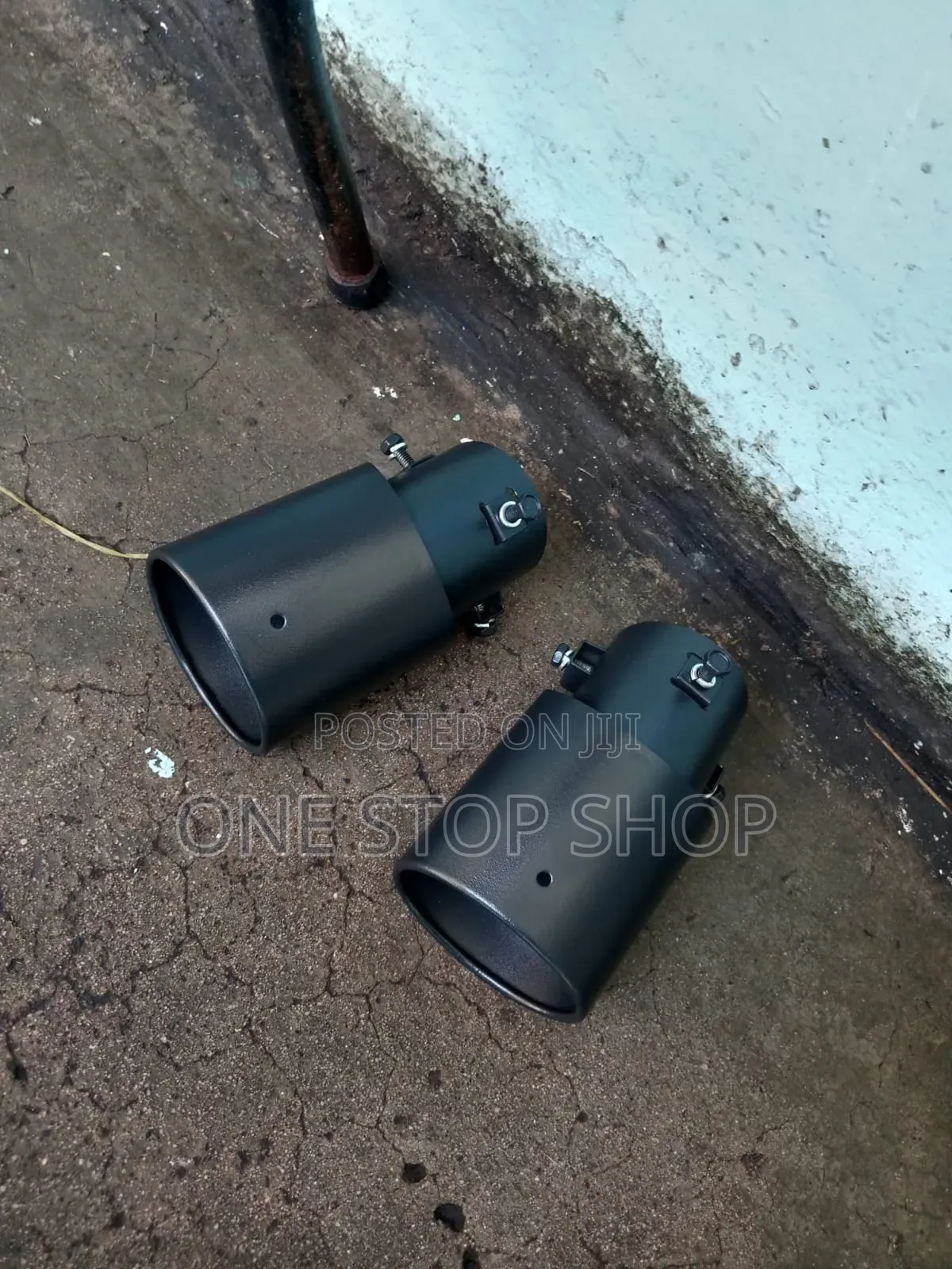 1pc 2.5" Black Bolt on Aesthetic Exhaust Muffler Tip