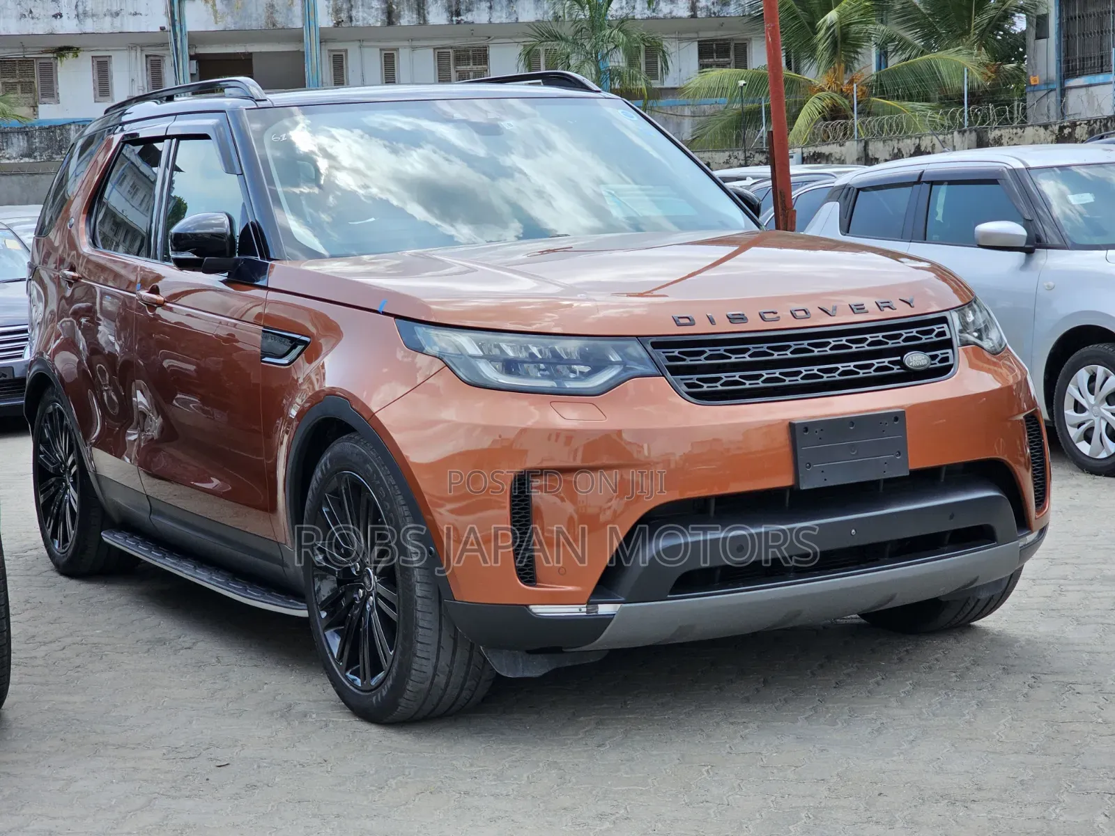 Land Rover Discovery 2018 Orange