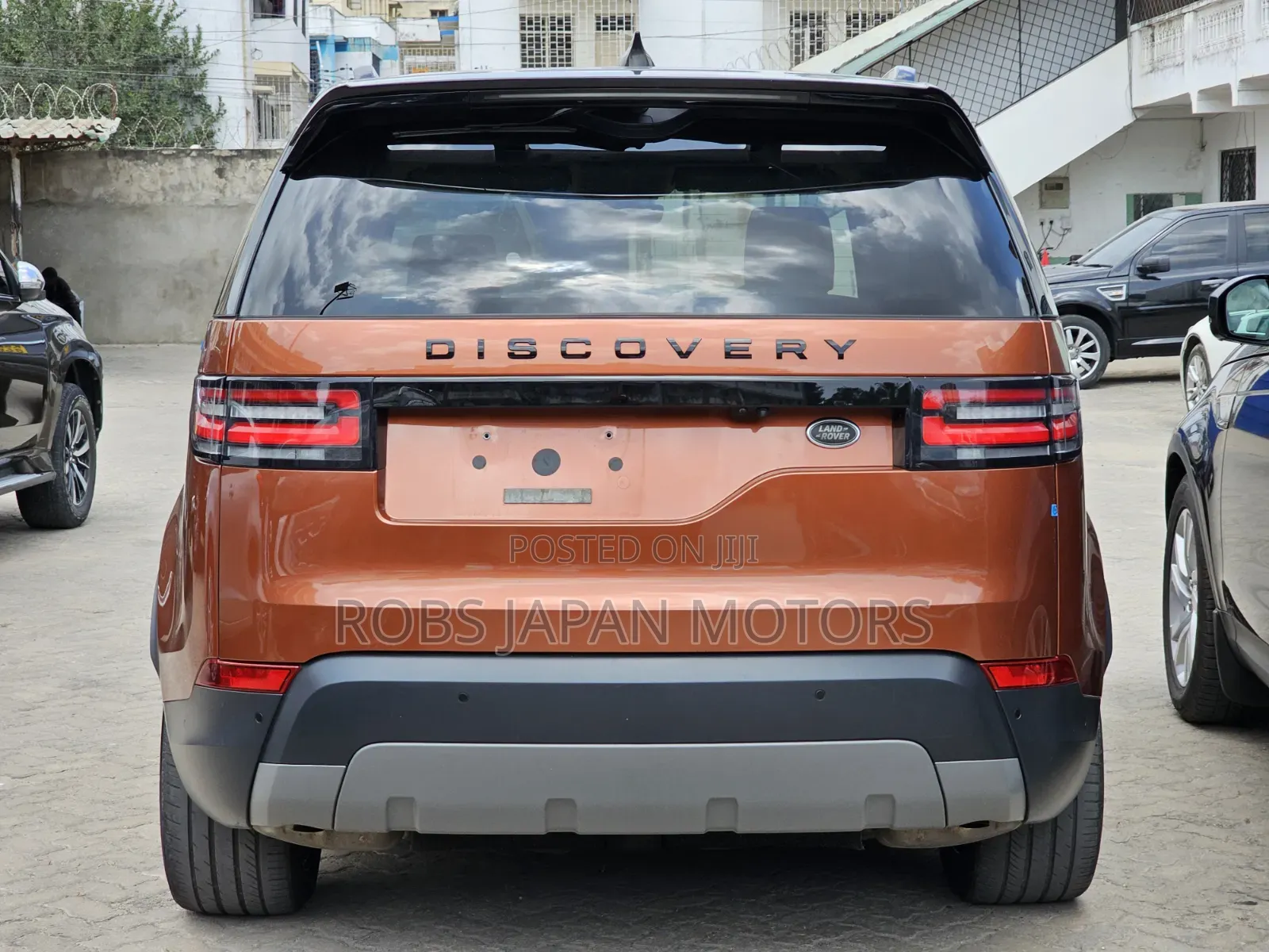 Land Rover Discovery 2018 Orange