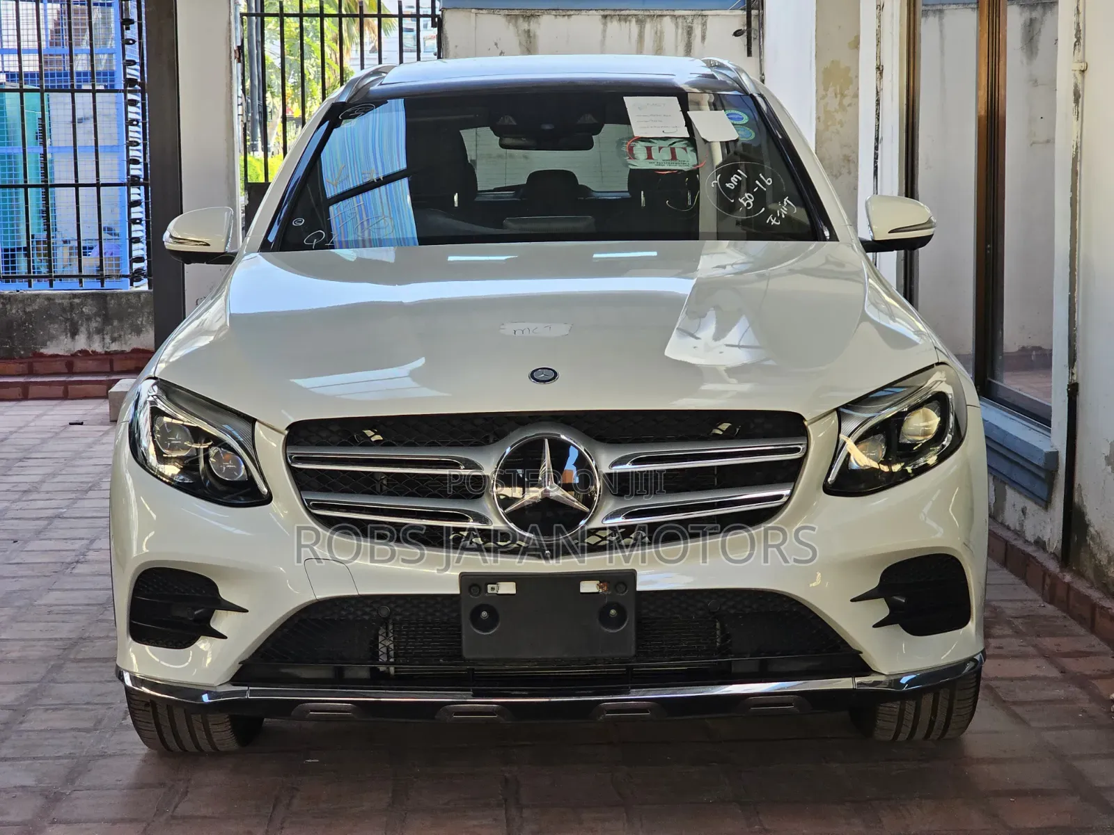 Mercedes-Benz GLC-Class 2018 Off white