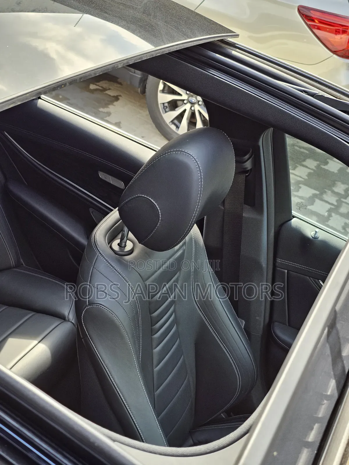 Mercedes-Benz E200 2019 Off white
