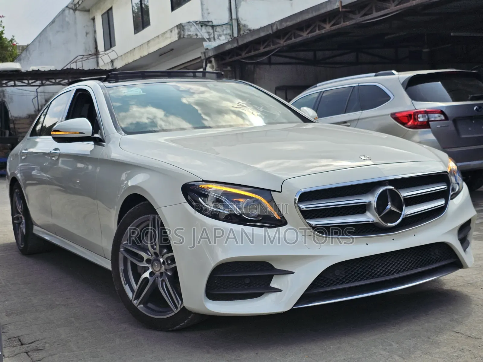 Mercedes-Benz E200 2019 Off white