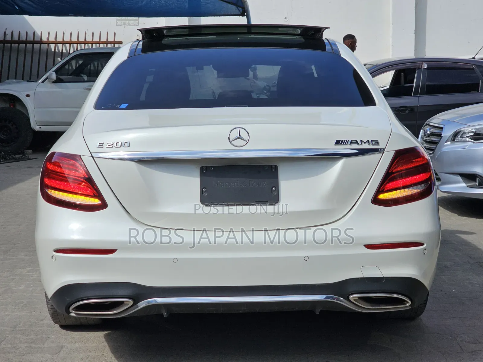 Mercedes-Benz E200 2019 Off white