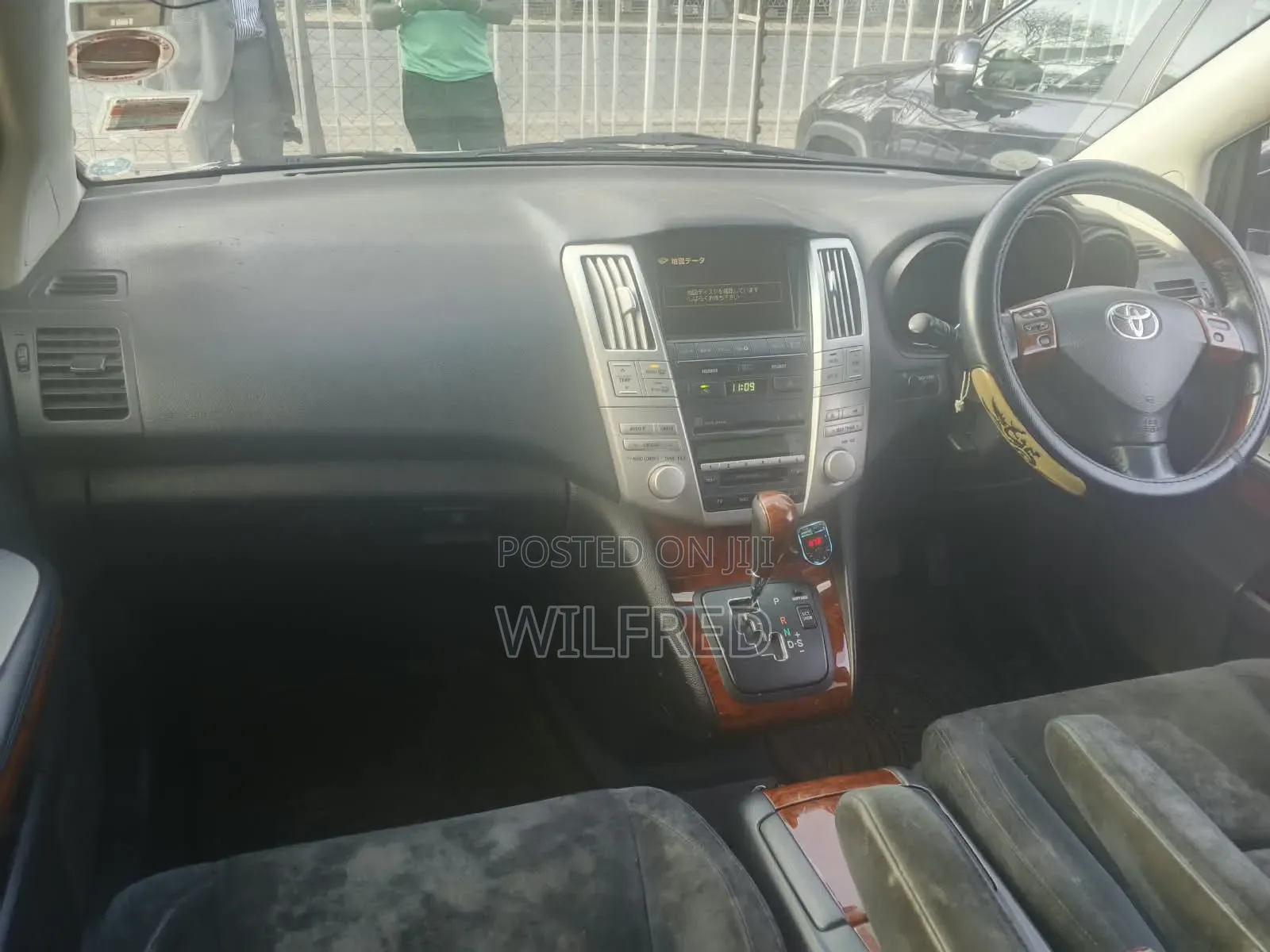 Toyota Harrier 2.4 2012 Black