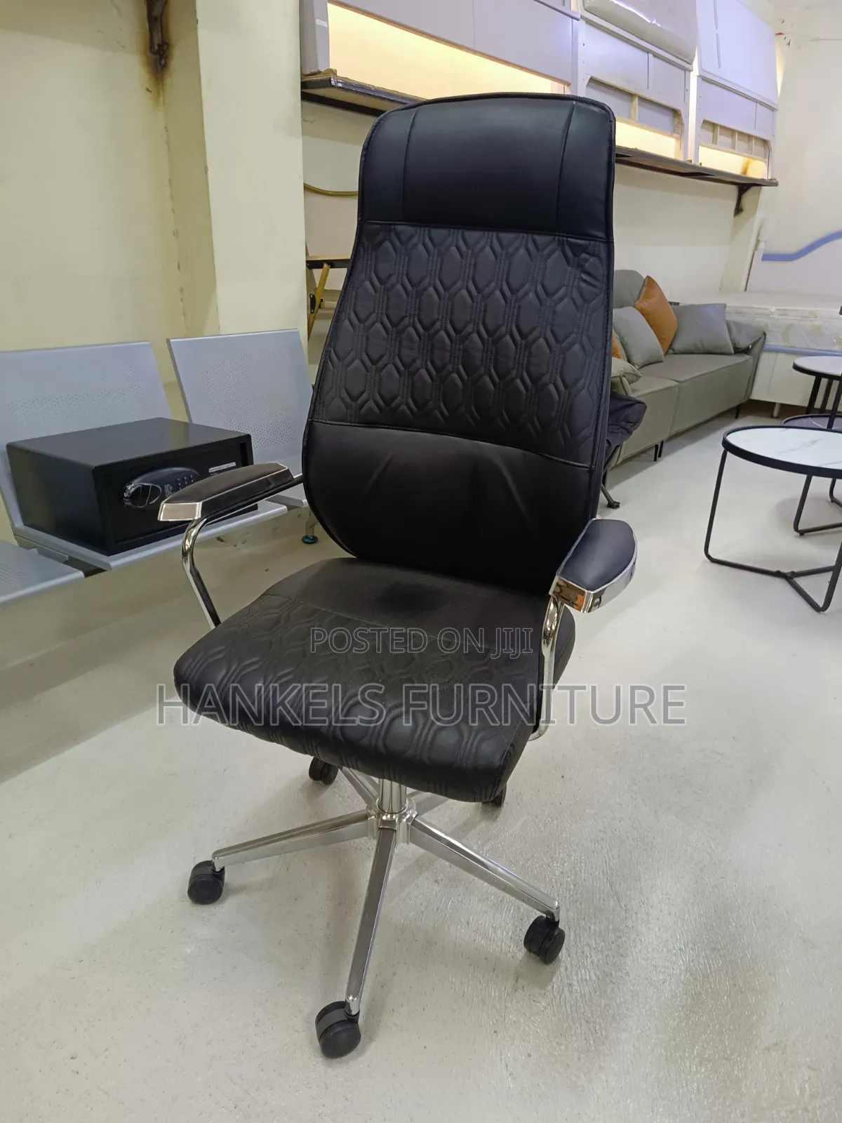 High-Back Leather Executive Office Chair – Premium Comfort & Style
