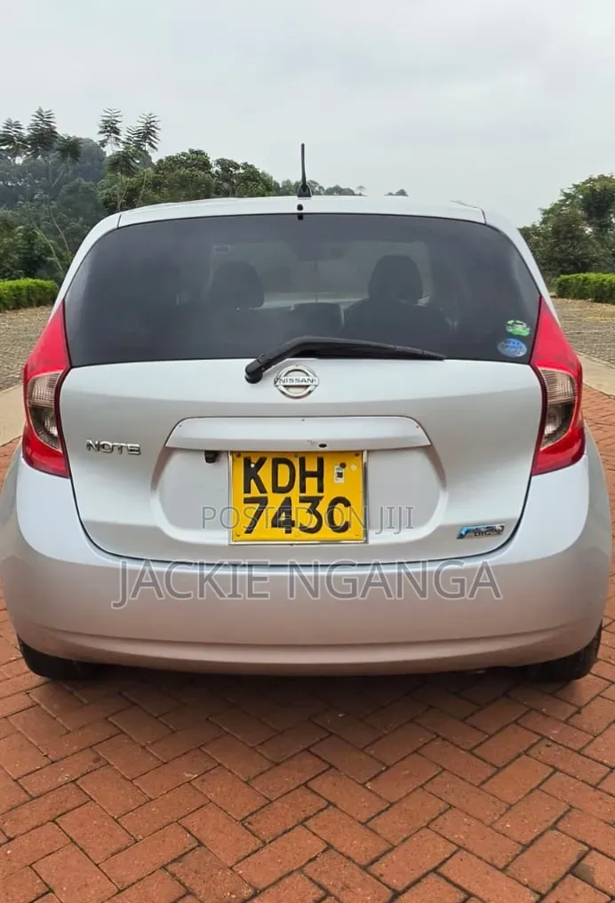 Nissan Note 2015 Silver