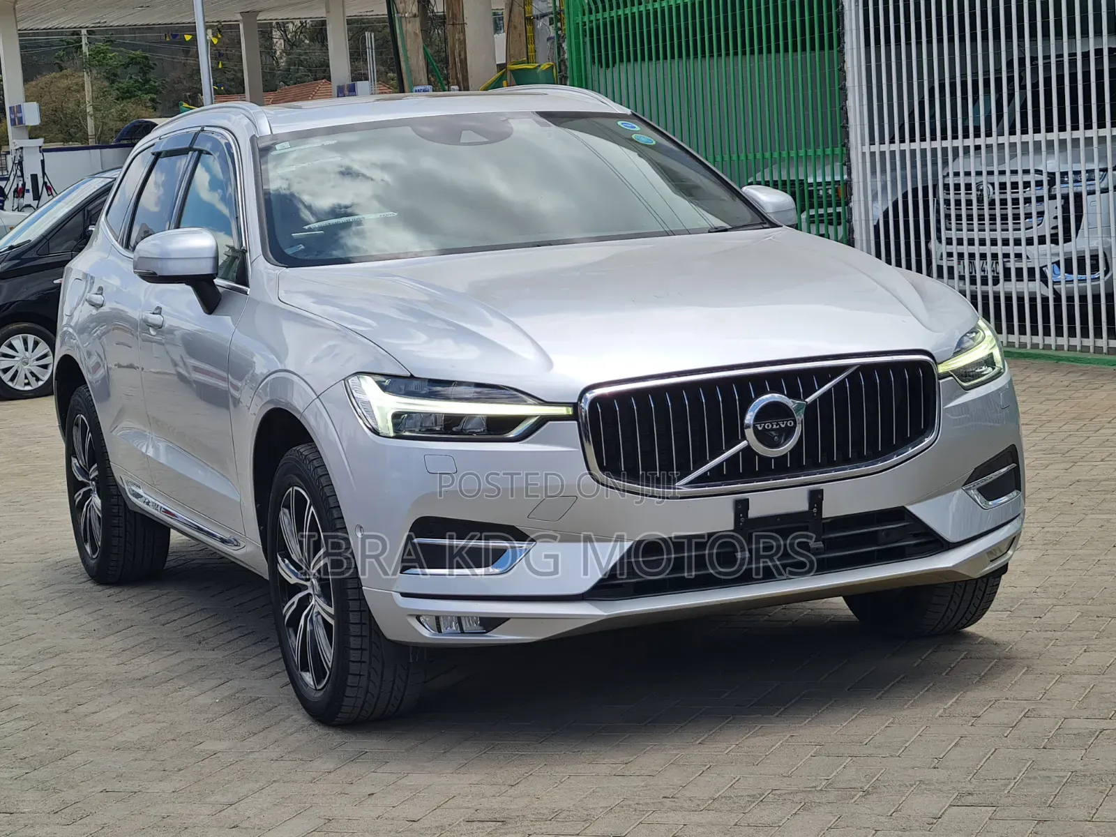 Volvo XC60 T5 Momentum AWD 2019 Silver