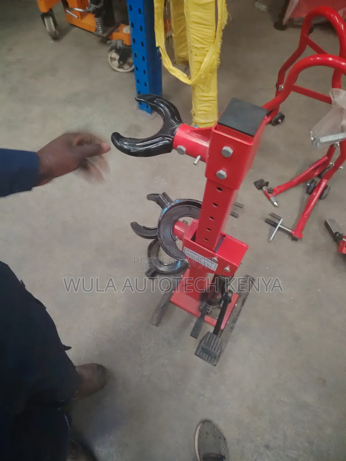 Corrosion-Resistant Finish Heavy Workout Spring Compressor Tool