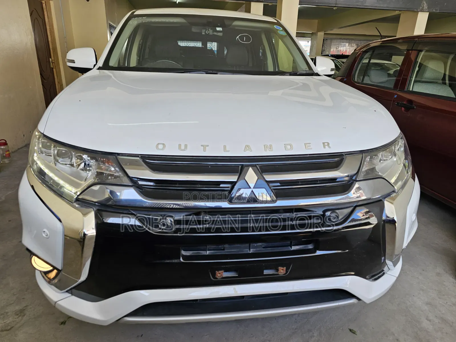 Mitsubishi Outlander 2019 Off white