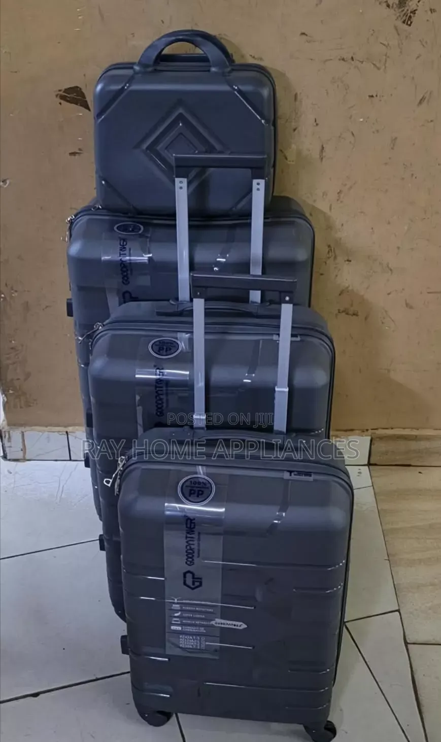 Size 2 4 in 1 Suitcase Set