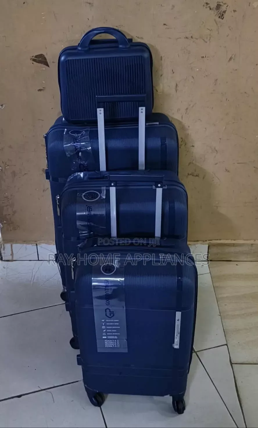 Size 3  4 in 1 Luxurious Suitcase Set