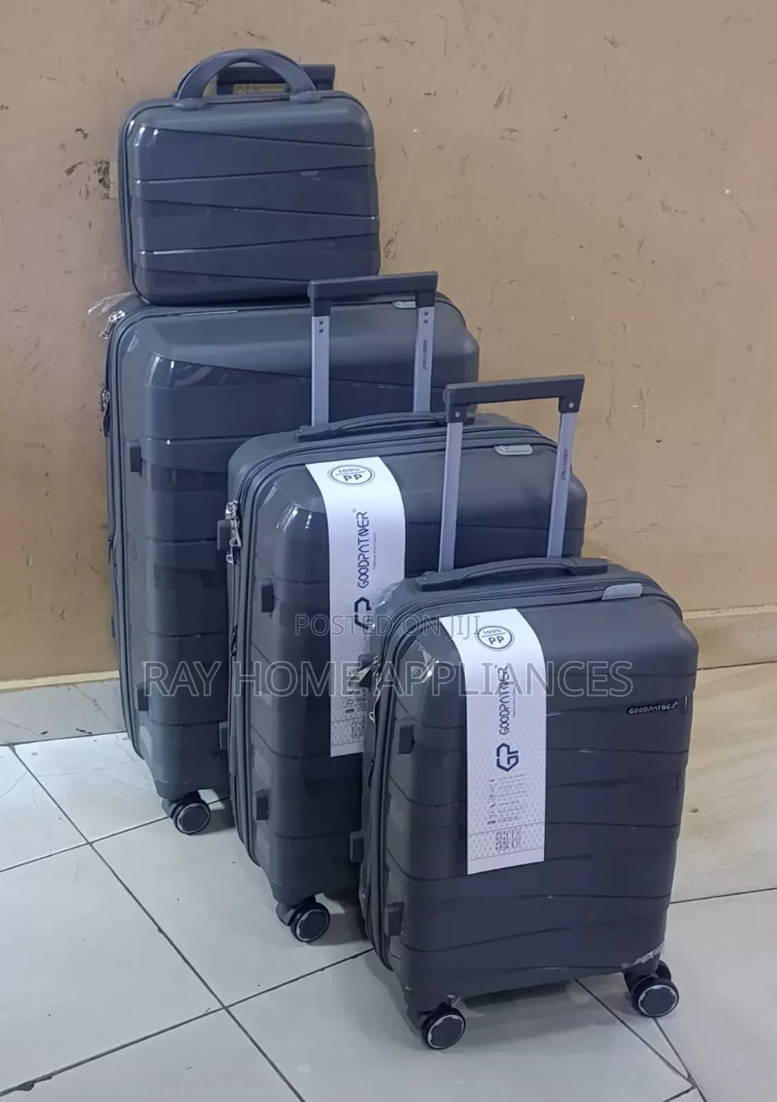 Size 4 Luxurious Unbreakable Suitcase