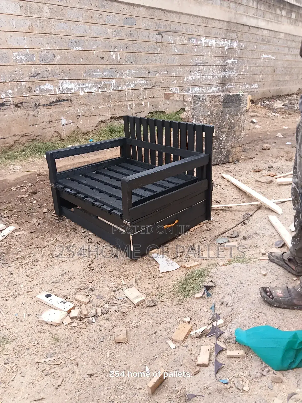 Foldable  4 by 6 Pallet Sofabed Maridadi