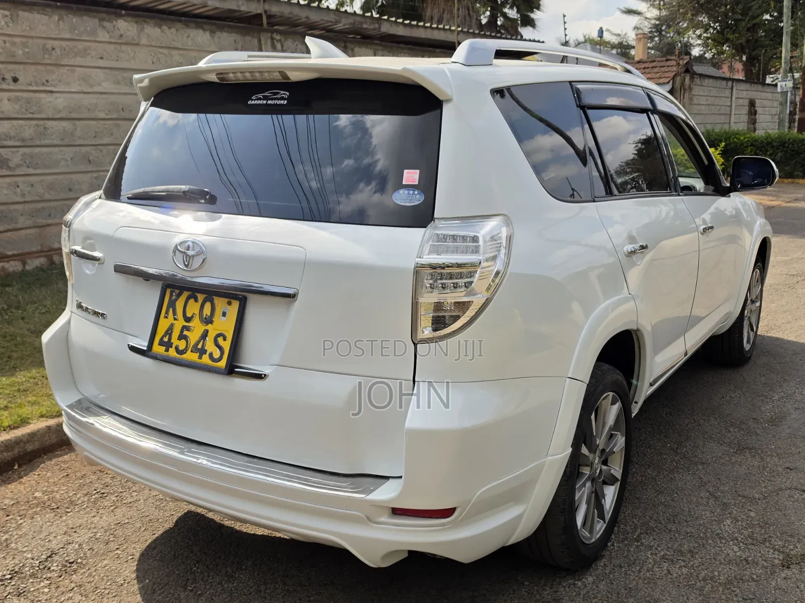 Toyota Vanguard 2013 Pearl
