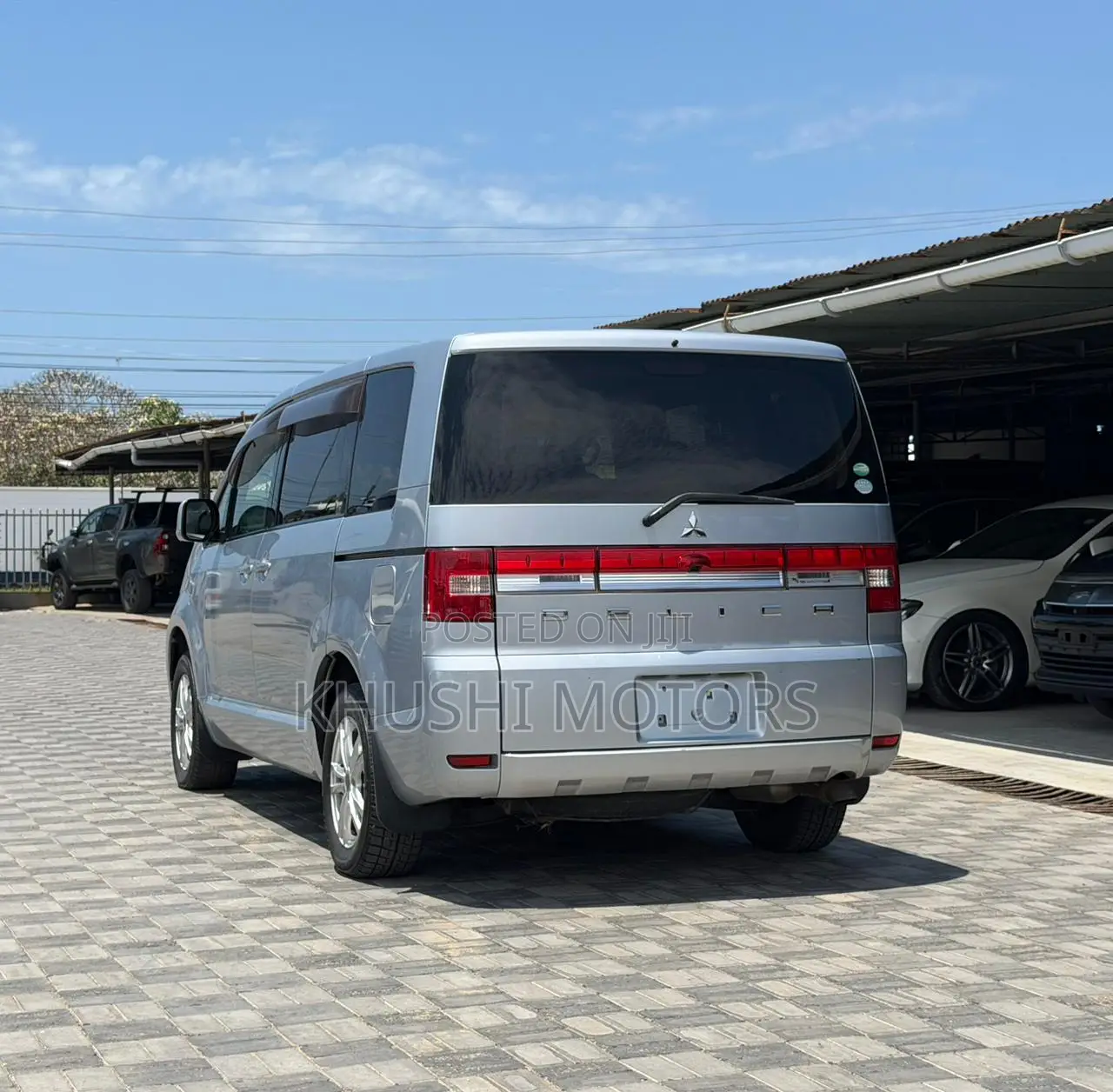 Mitsubishi Delica 2016 Silver