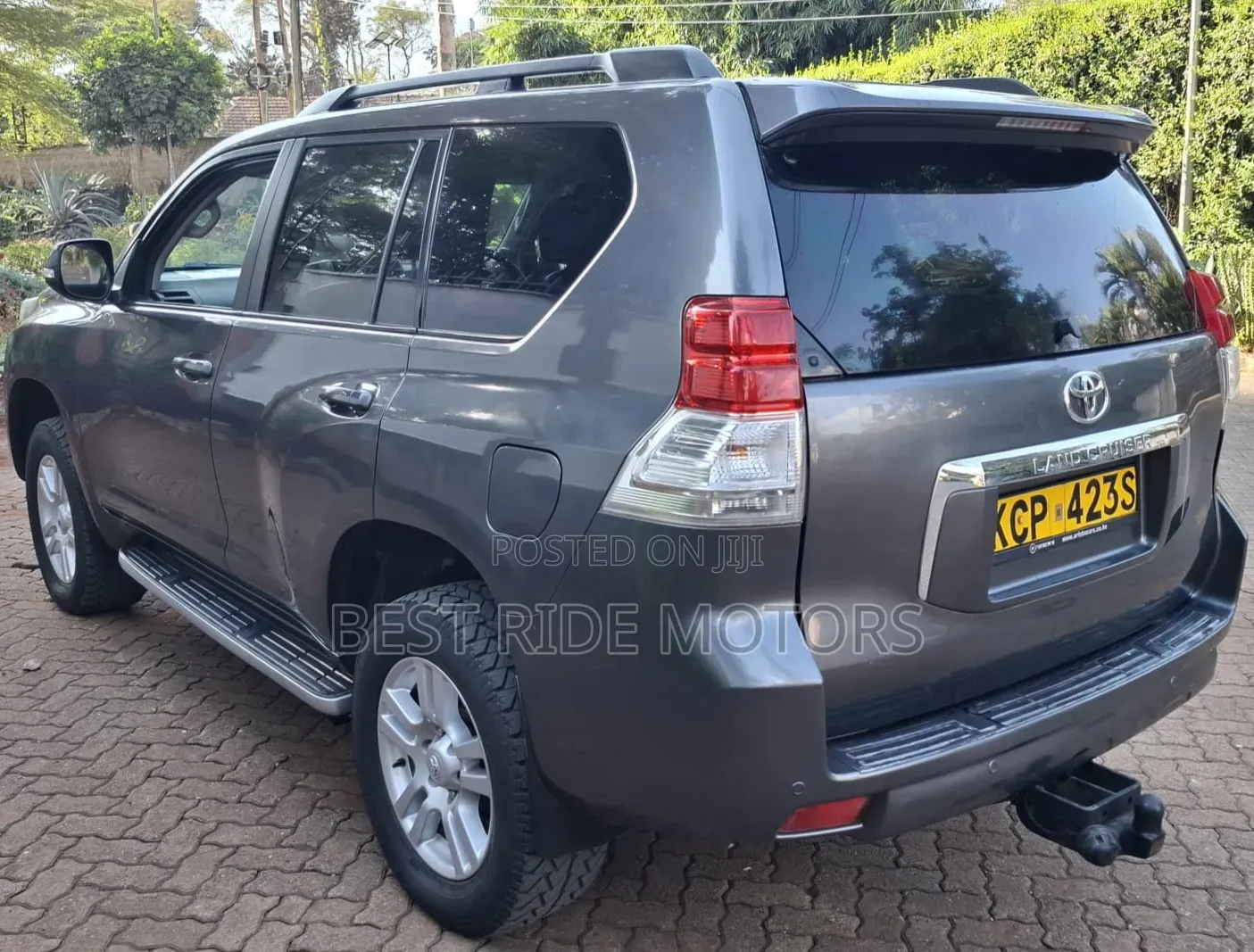 Toyota Land Cruiser Prado 2010 Gray