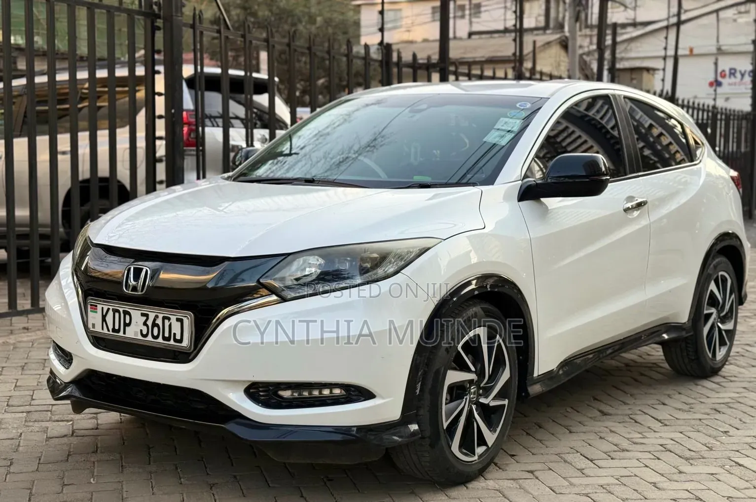 Honda Vezel 2018 White