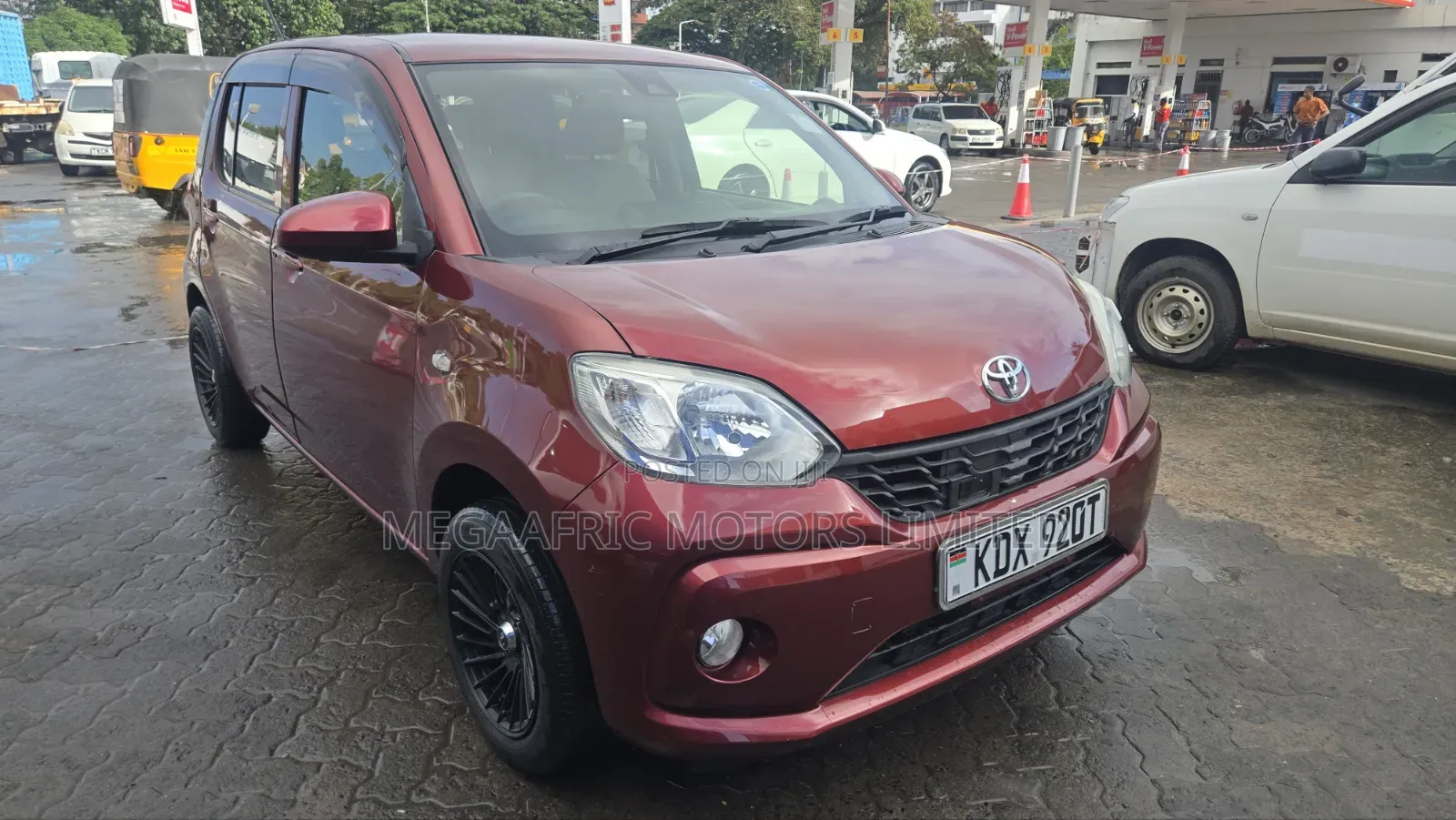 Toyota Passo 2019 Maroon