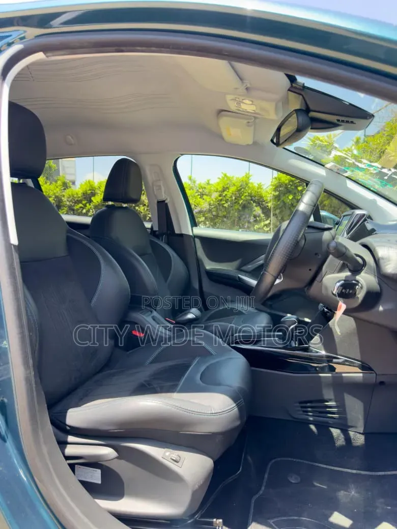 Peugeot 2008 2019 Blue