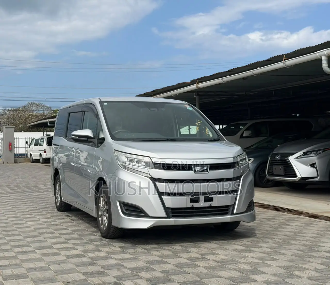 Toyota Noah 2019 Silver